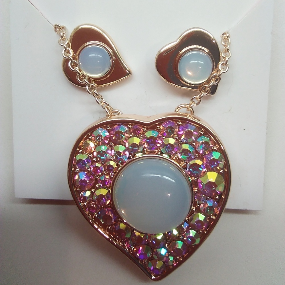 Betsey Johnson New White Necklace & Earrings
